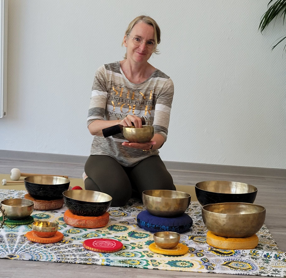 Stefanie Köhler Klangmassage Klangschalen Klangmeditation Klangtherapie