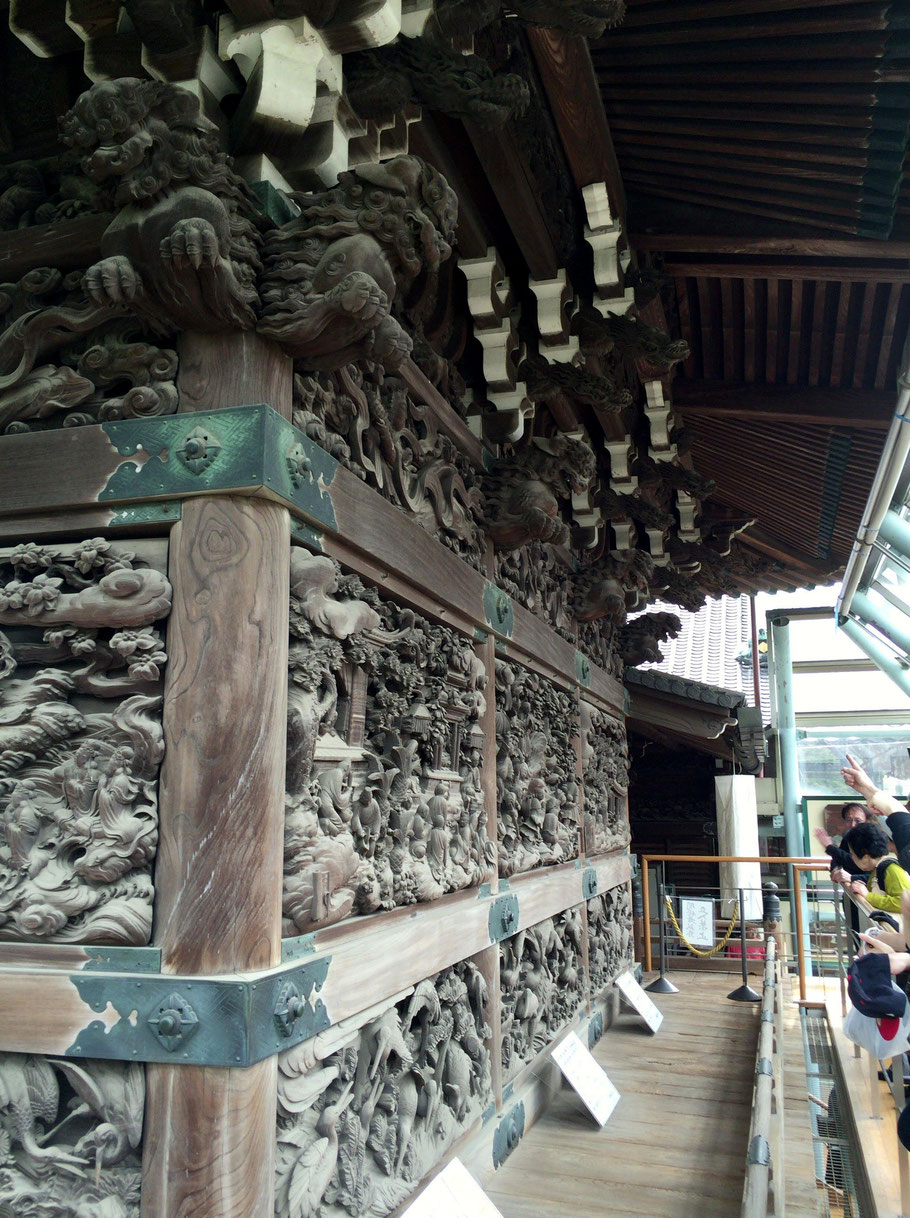 Carvings inside Taishakuten. It depicts the world of the Lotus Sutra.