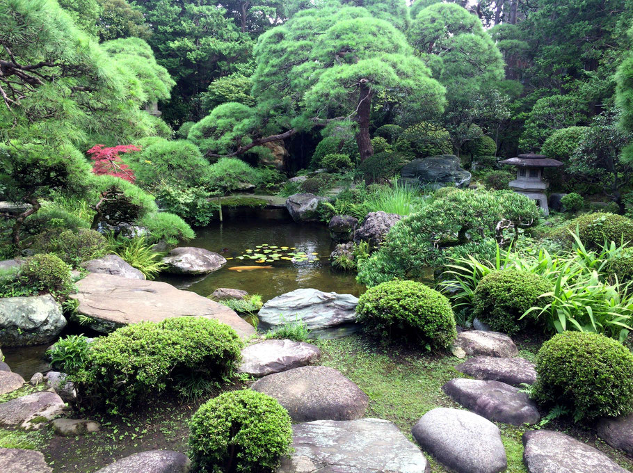 Yamamoto-tei has been selected as the 3rd best Japanese Garden by an American magazine, followed by Adachi Art Museum in Simane prefecture (1st) and Katsurarikyu in Kyoto prefecture (2nd).