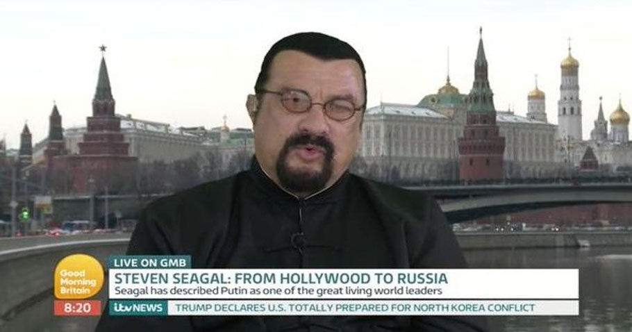 Из голливудской студии на фоне Кремля... всё, как в жизни.