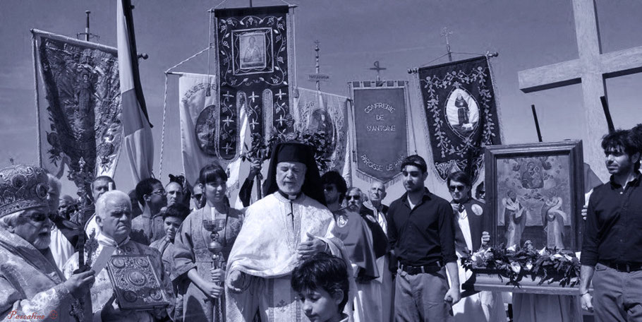Les églises orthodoxe, catholique et les confréries de Cargèse