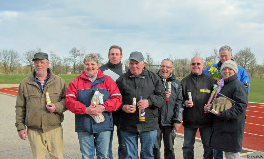 7.4.2012 - Die glücklichen Sieger und Platzierten des Oster-Turniers der Geest-Bouler.