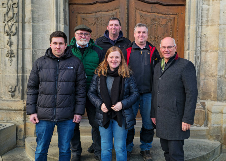 Die Teilnehmer des Seminars von links: Michael Lang, Harald Lang, Anne-Kathrin Meister, Thomas Barthold, Kreisfachberater Mario Wohlfahrt und Bürgermeister Hans-Peter Baumann