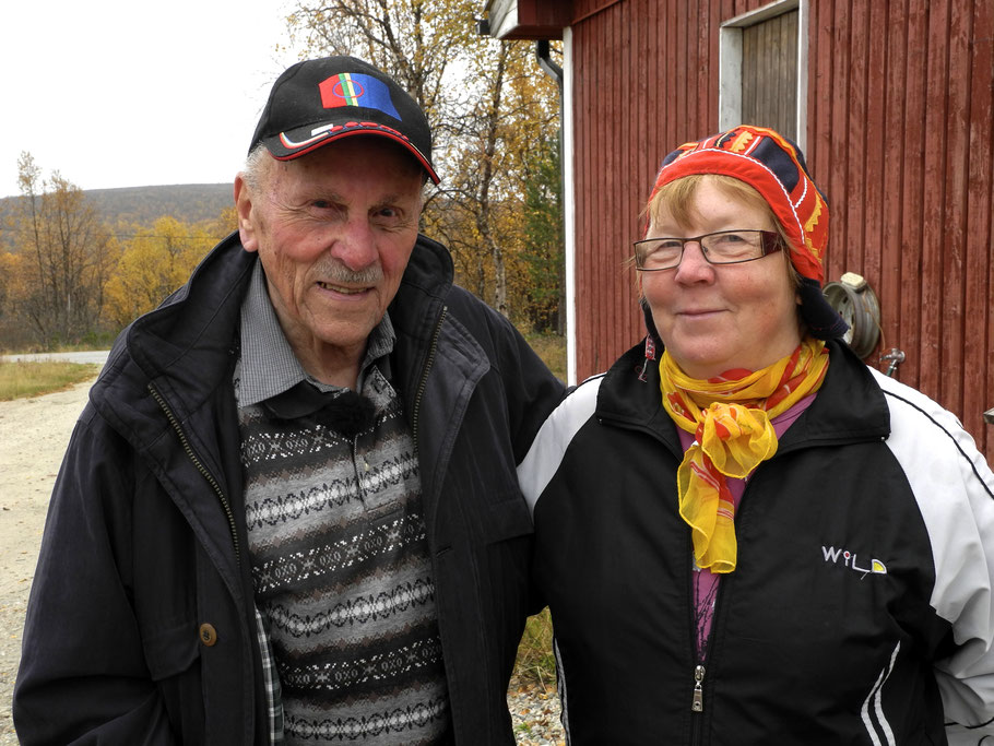 Hans Ulrich Schwaar mit Maria; Näkkälä im September 2013. - Foto: Peter Ramseier