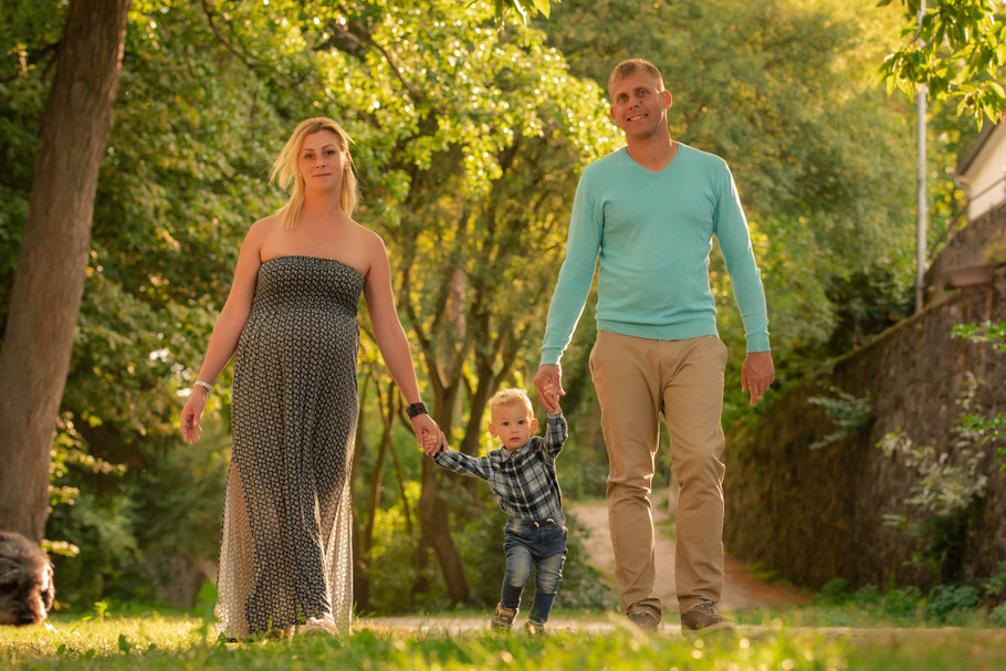 Schwangerschaft Fotoshooting, Photoshooting, Ruesselsheim am Main, Portrait, Russelsheim, Nauheim, Königstädten, Mainz, Wiesbaden, Bischofsheim, Bauschheim, Trebur, Astheim, Martin Matok Fotografie, Baby Bauch, beste Fotograf, Familie Portrait