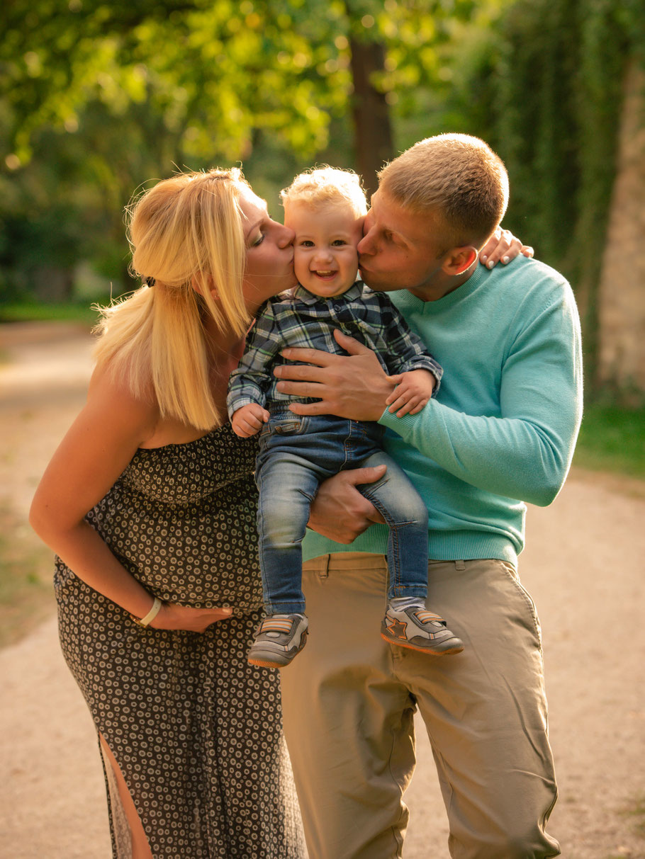 Schwangerschaft Fotoshooting, Photoshooting, Ruesselsheim am Main, Portrait, Russelsheim, Nauheim, Königstädten, Mainz, Wiesbaden, Bischofsheim, Bauschheim, Trebur, Astheim, Martin Matok Fotografie, Baby Bauch, beste Fotograf, Familie Portrait