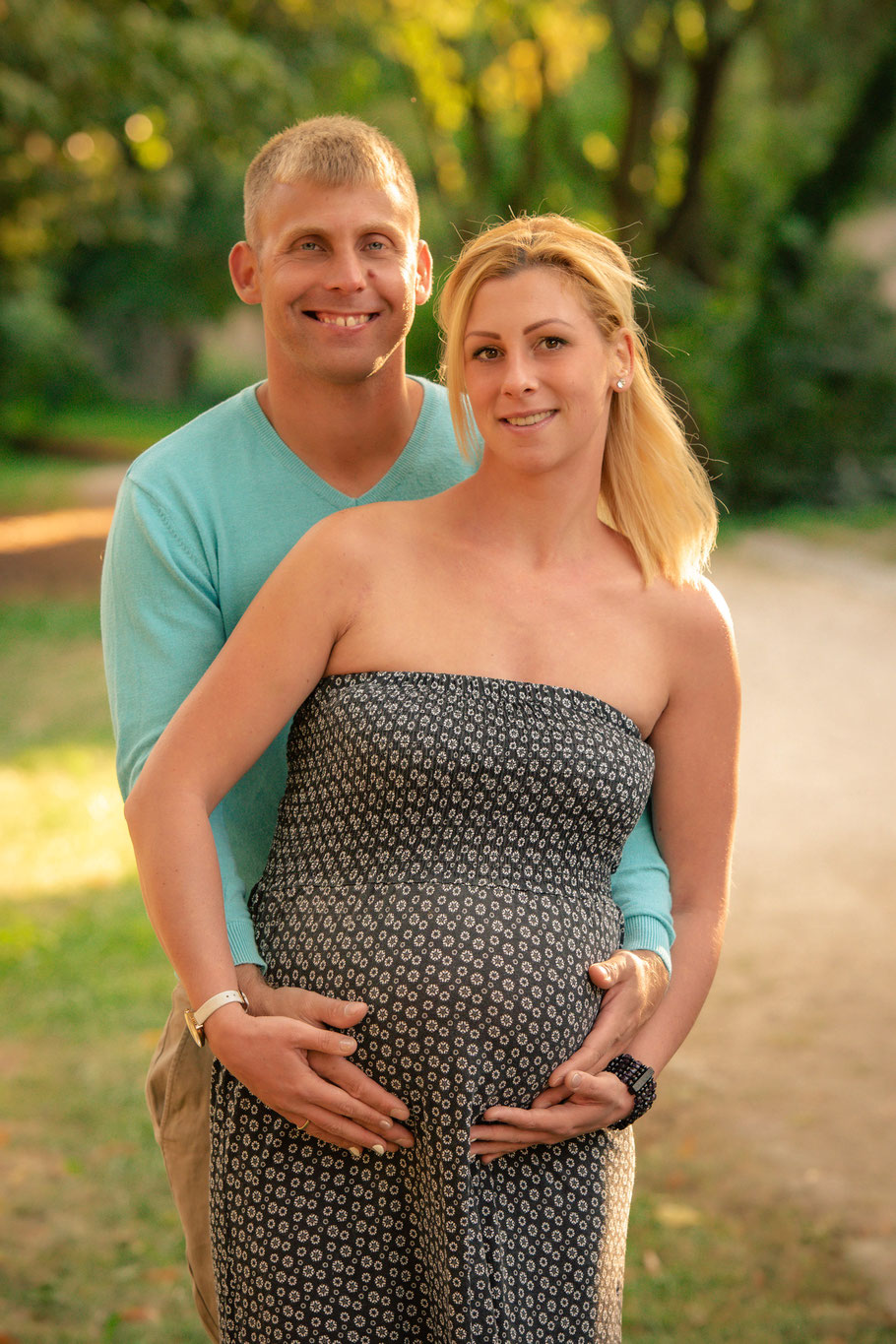 Schwangerschaft Fotoshooting, Photoshooting, Ruesselsheim am Main, Portrait, Russelsheim, Nauheim, Königstädten, Mainz, Wiesbaden, Bischofsheim, Bauschheim, Trebur, Astheim, Martin Matok Fotografie, Baby Bauch, beste Fotograf, Paar Fotoshooting
