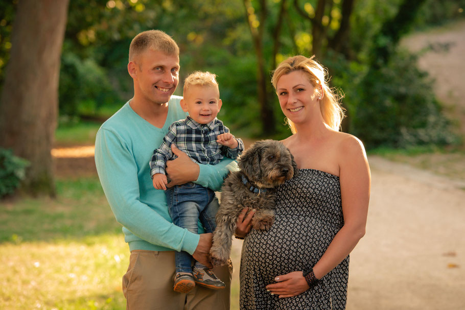 Schwangerschaft Fotoshooting, Photoshooting, Ruesselsheim am Main, Portrait, Russelsheim, Nauheim, Königstädten, Mainz, Wiesbaden, Bischofsheim, Bauschheim, Trebur, Astheim, Martin Matok Fotografie, Baby Bauch, beste Fotograf, Familie Portrait