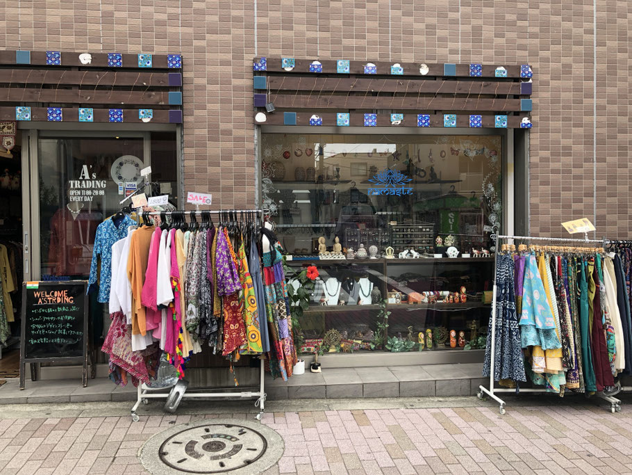 インド直輸入　インドインドした可愛いテーブル  インド雑貨 アジアン雑貨 インド直輸入 インドインドした可愛いテーブル インド雑貨