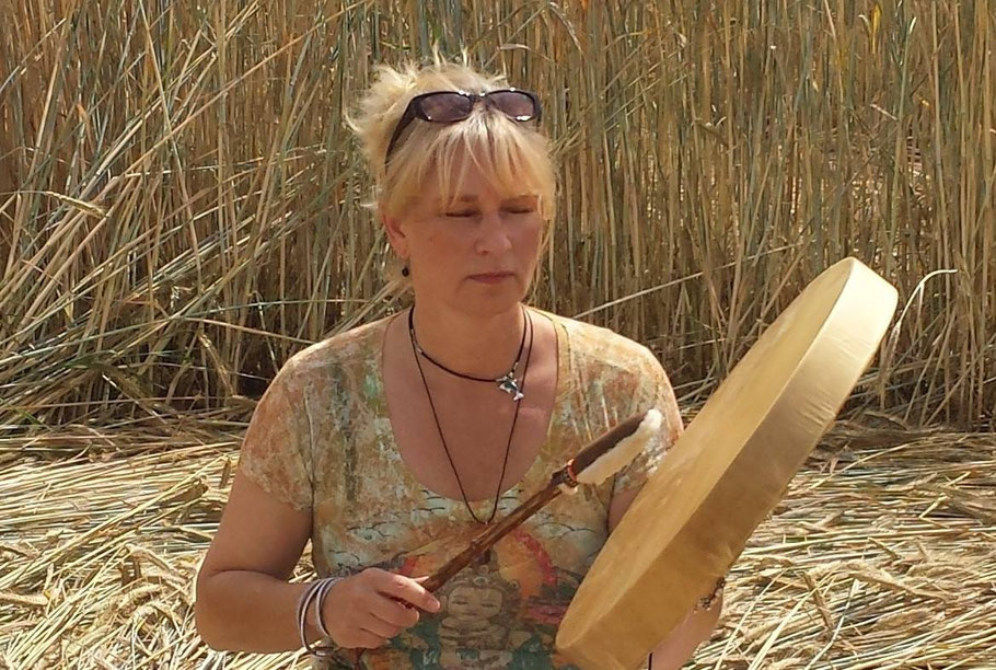 Mariella "Frau Blütenklang" frauentempel schamanisch