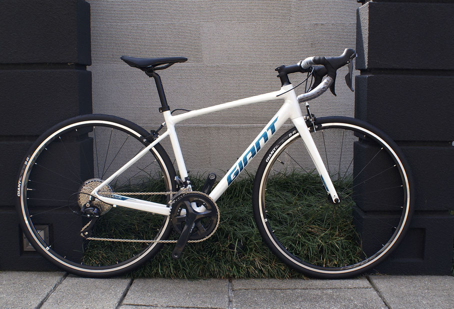 GIANT CONTEND1 ホワイト 465mm
