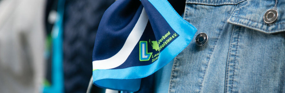 LandFrauenVerein Bad Oldesloe: Jeansjacke und LandFrauenTuch