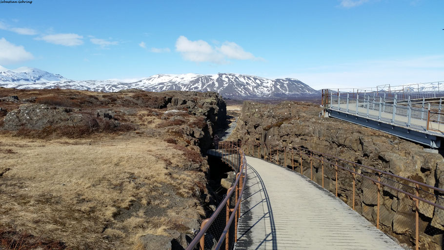 Þingvellir (links Amerika, rechts Europa)
