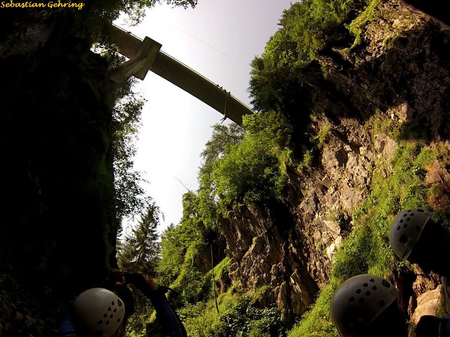 Canyoning im Tauferer Ahrntal bei Lappach (48 Meter hohen Brücke)