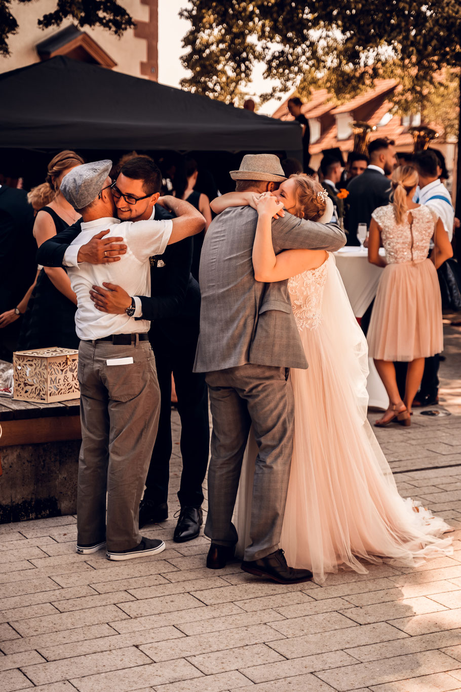 Nadine & Pascal - Gratulationen der Gäste. 