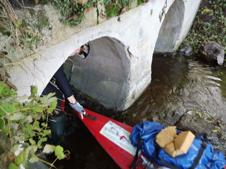 erstes Hindernis auf dieser Paddeltour