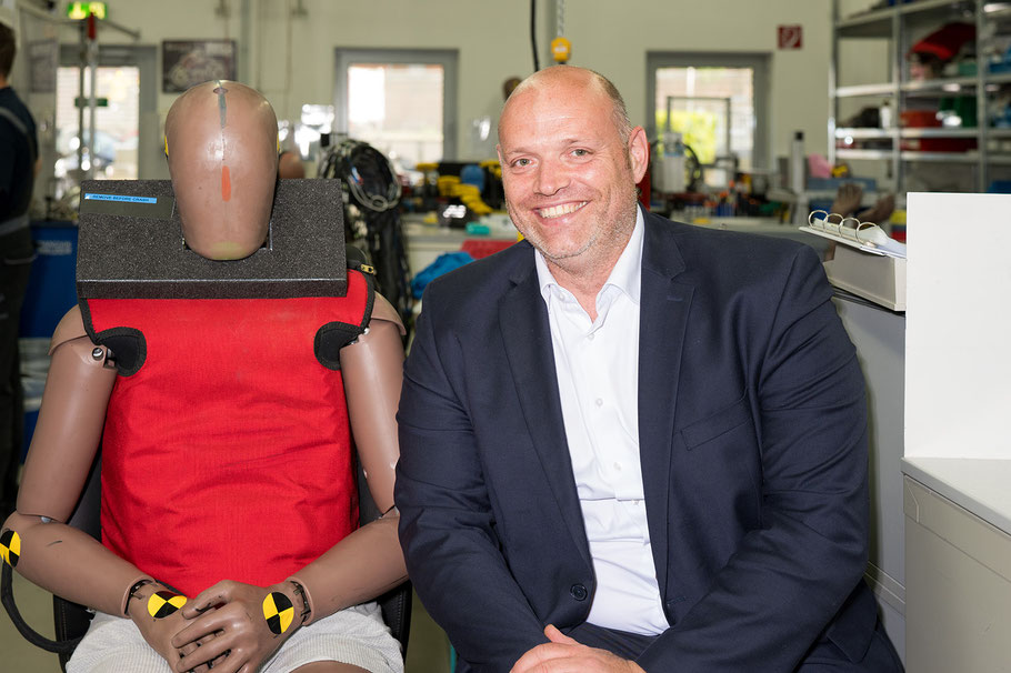 Offizieller Besuch bei Joyson Safety Systems fotografisch begleitet