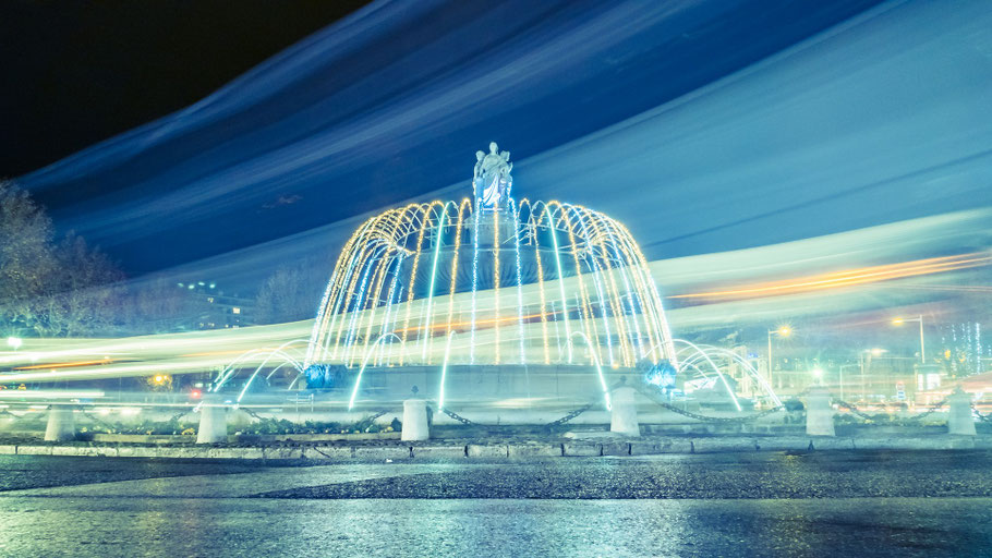 Photographie nocturne de la Rotonde – Aix-en-Provence