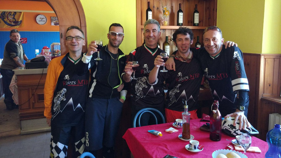 a votazioni deidiamo di sostare per la pausa pranzo