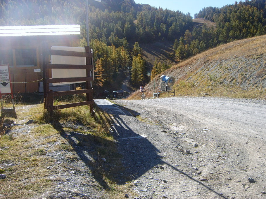 e come detto..si risalgono le piste da sci di Claviere con non poca fatica