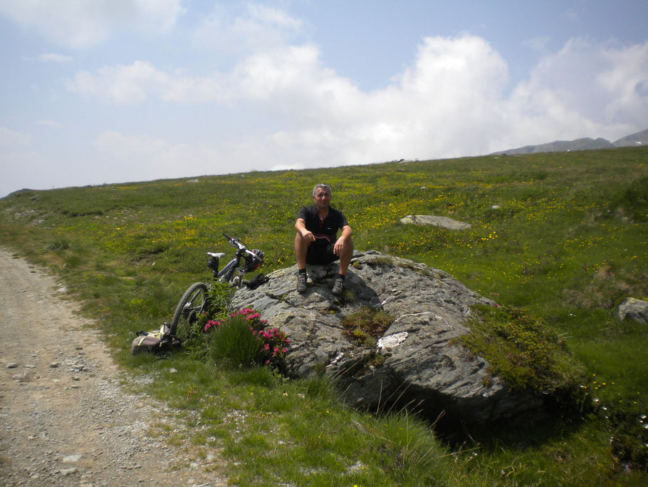 il giorno prima Nico gustava piatti succulenti con vista Etna.....oggi è in preda hai kili in più da trasportare....c'è la farà il nostro eroe? 