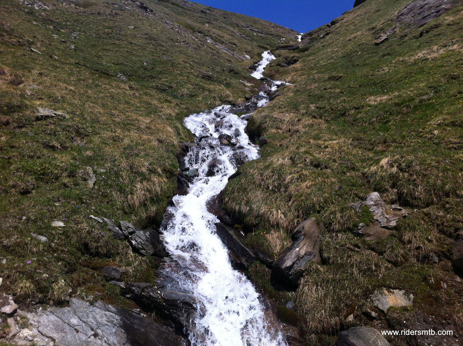 cascate a go go