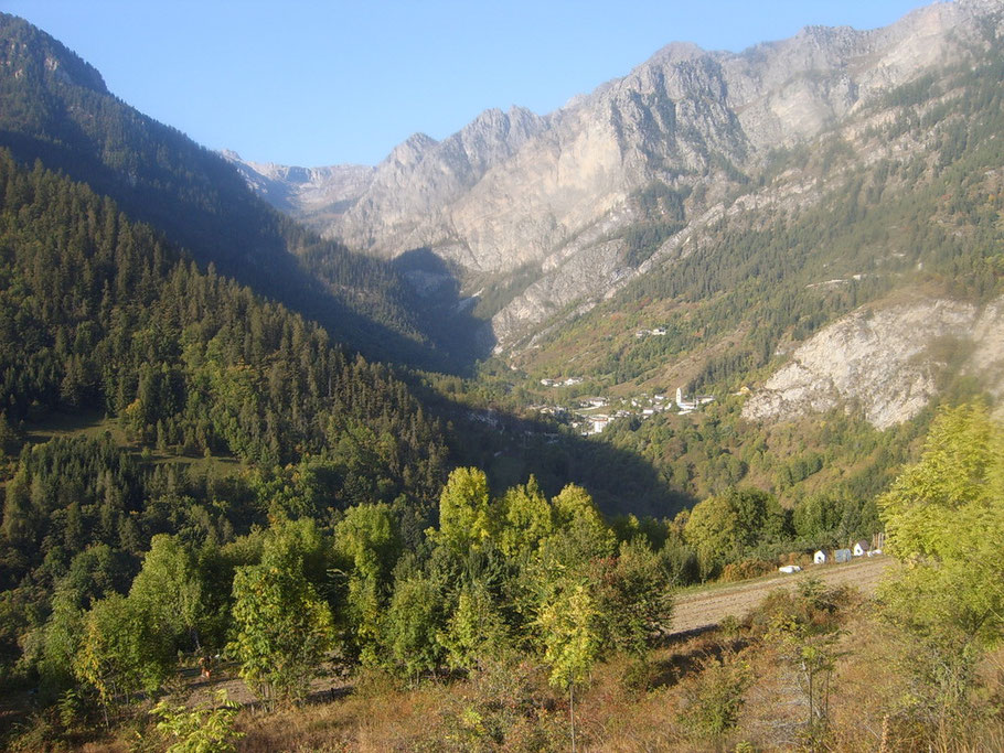 Da Marmora pregustiamo il vallone con la strada del ritorno 