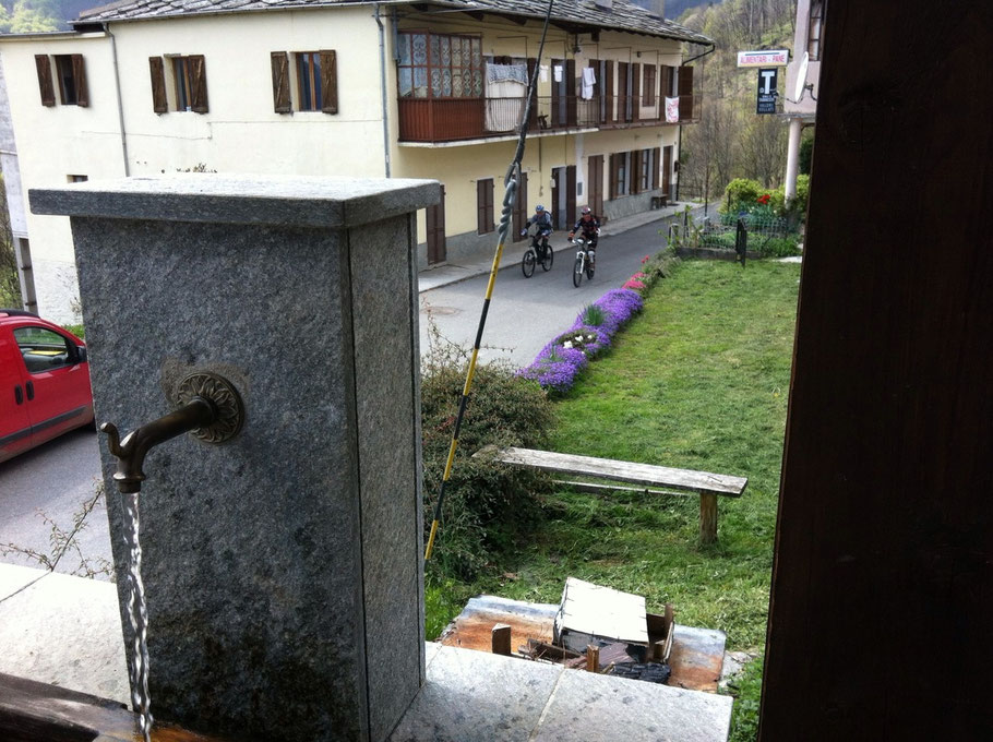 In zona Ruata facciamo rifornimento...