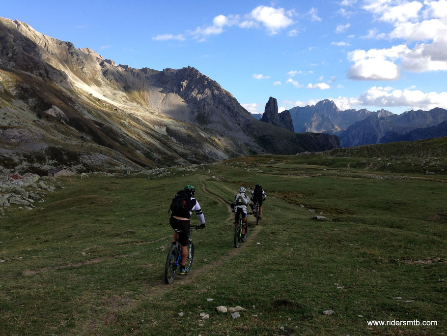 praterie immense con sfondi da cartolina
