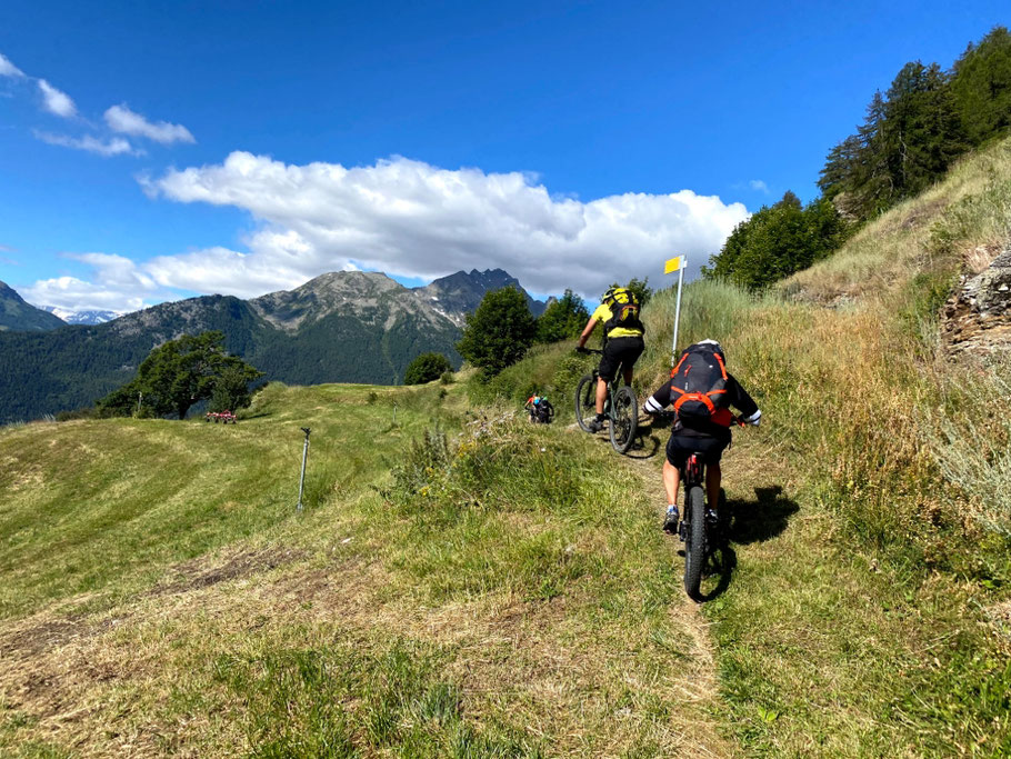 Appena sopra l’abitato di Vens, ha inizio uno splendido e pulito single track