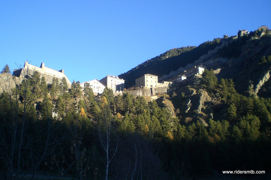 Partiamo dal Pinerolese alle 07.00 con 4 gradi e, incredibilmente, alle 07.45 in zona Villaretto ci sono ben 14 gradi.....pazzesco!