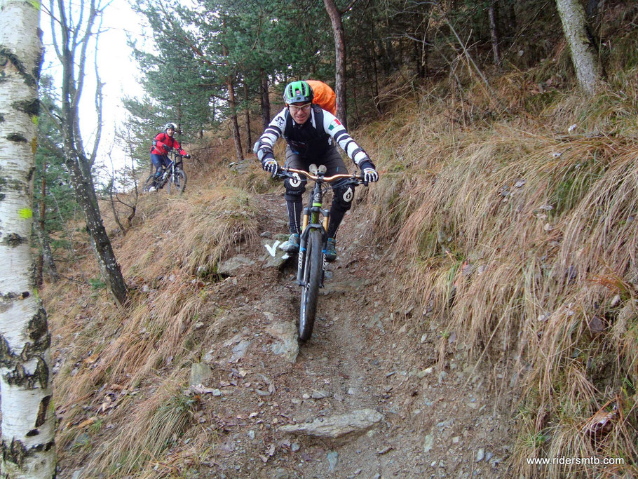 Enzino... ride........poco dopo ruzzola come da tempo non accadeva.......fortuna vuole che santo zaino attutisce il colpo