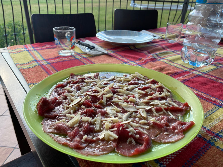 Che dire...un’altra  cima guadagnata, discesa lunga ed apprezzata e qualcuno conclude la giornata con la cena a base di porcino gentilmente concesso da zio Ezio. Alla prossima.