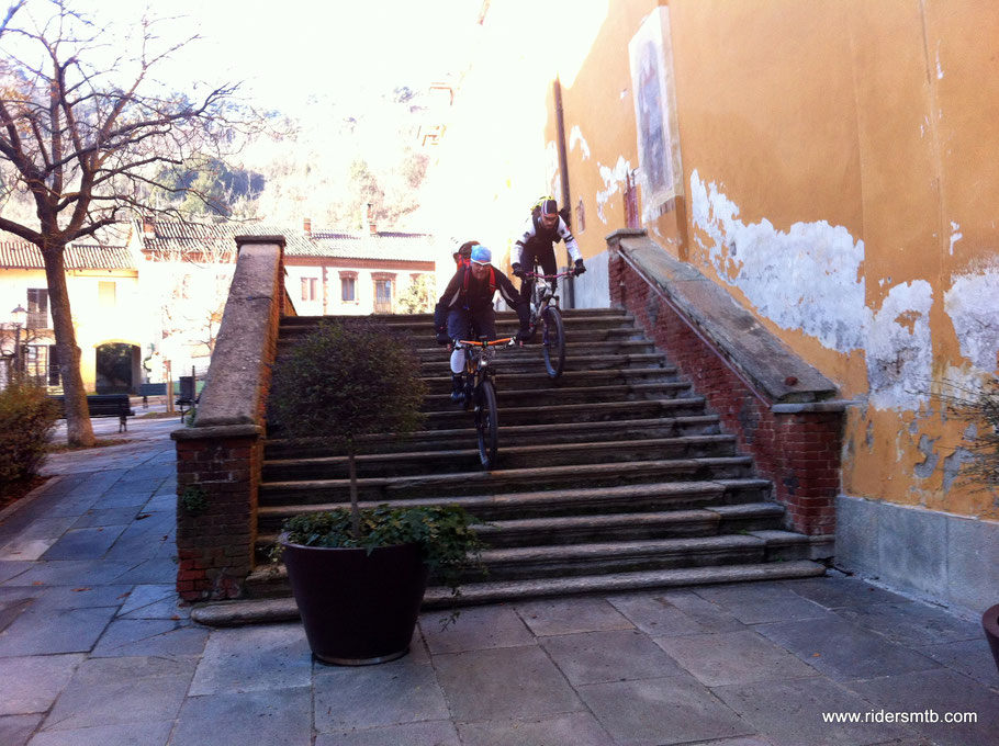 dalla Piazza San Vito di Piossasco inizia il percorso breve ma intenso