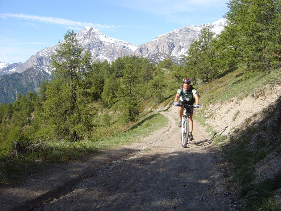 e poi.....strada bianca sino alla Madonna del Cotolivier 