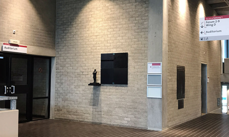 Remembrance sign of the honorary doctorate, and MLK statue, next to the Auditorium, 3rd floor