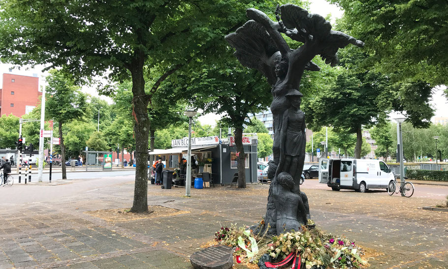 Surinameplein, Monument of Awareness by Henry Renfurm (2003)