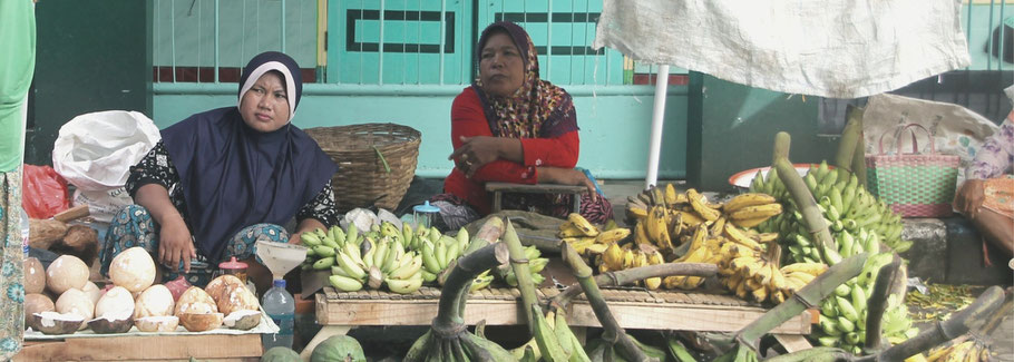 Women on a local market in Indonesia.