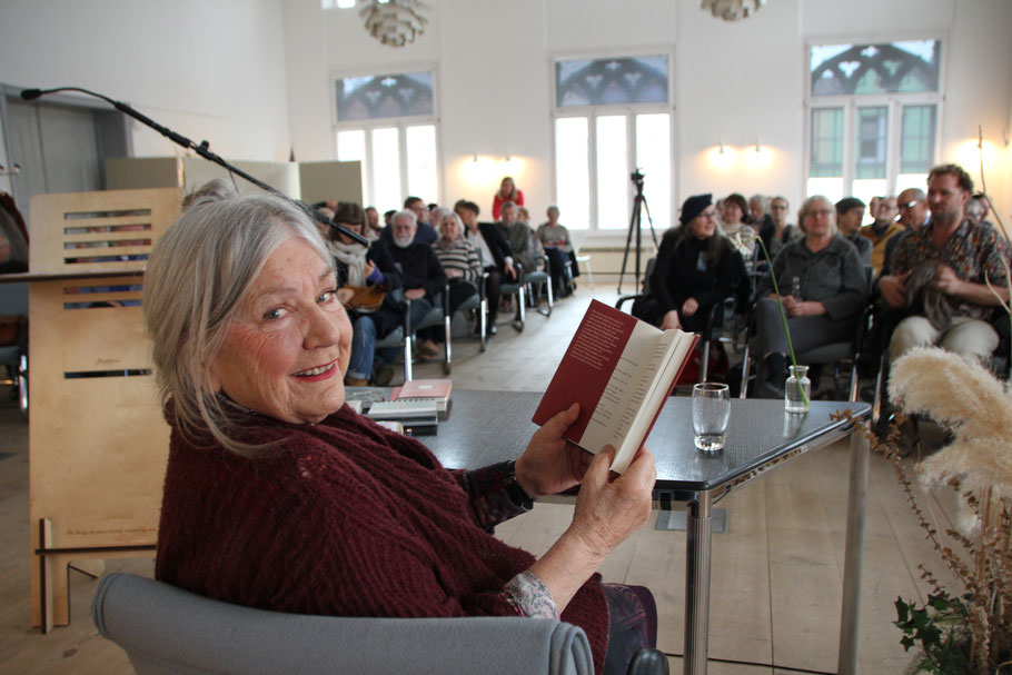 Schrifstellerin Helga Schubert liest im Bützower Rathaus. Foto: Christian Meyer