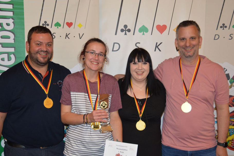 Sieger der Mannschaftswertung beim 43. Deutschlandpokal: Schlaflos in Hannover -> von links nach rechts: André Grundmann, Melanie Wenke, Sabine Hornung und Thomas Hargarten.