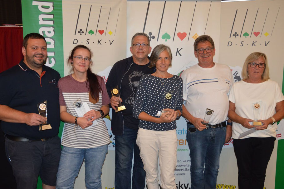 Siegerfoto zur Mixed-Wertung beim 43. Deutschlandpokal (von links nach rechts): Zweiter Melli & Grundi (Melanie Wenke und André Grundmann), Sieger Die Traumtänzer (Carola Nagel und Bernd Wielage) und Dritter Die anderen (Karmen und Peter Hattendorf)