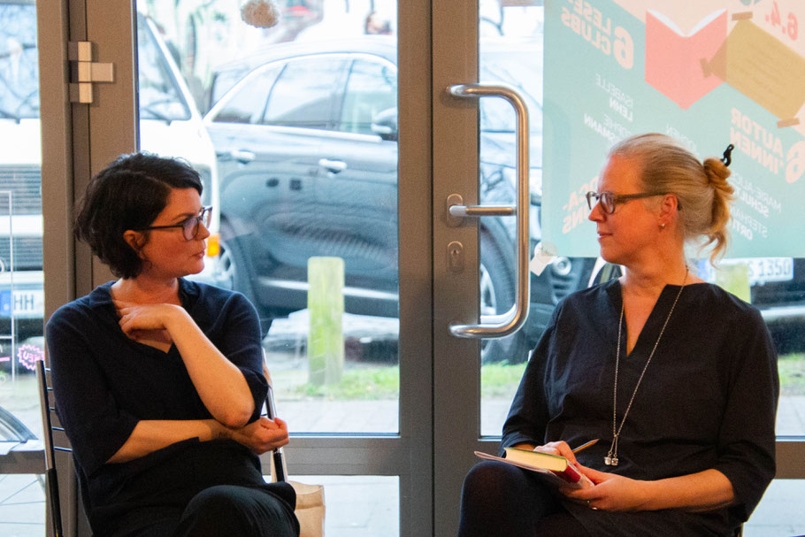 Author Isabelle Lehn, moderator Isabel Bogdan, Frühlingserwachen, book club, leseclub festival, hamburg