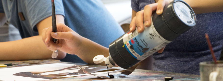 LichtwarkSchule: Qualifizierungen. Farbflasche. Foto: Reimar Palte