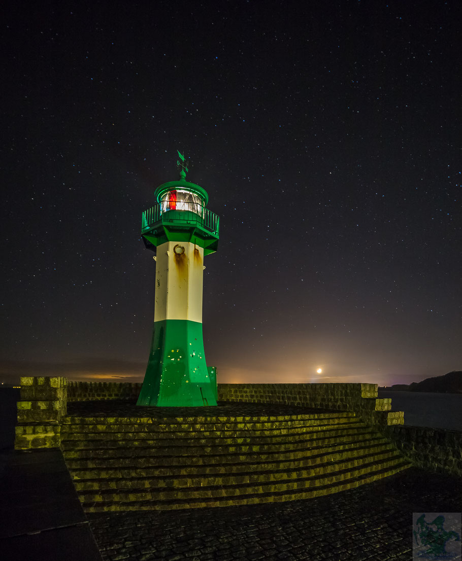 Sassnitzer Leuchtturm bei Nacht