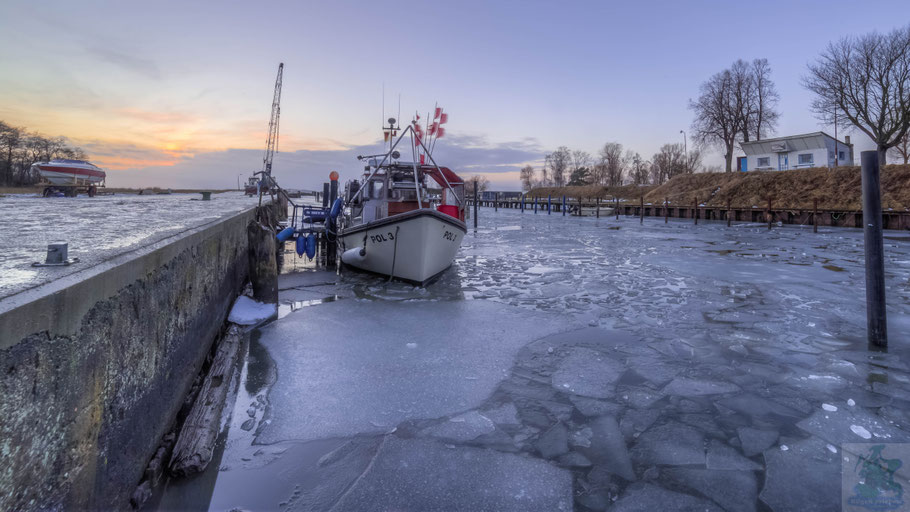 Eisiger Hafen