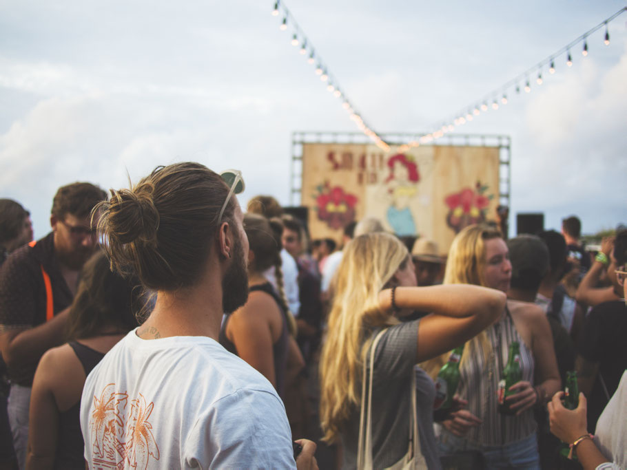 Festivaltrubel! Photo by Marvin Meyer on Unsplash