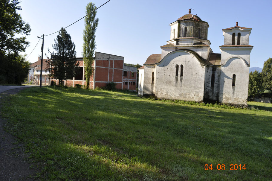 Gata , Skola i Crkva