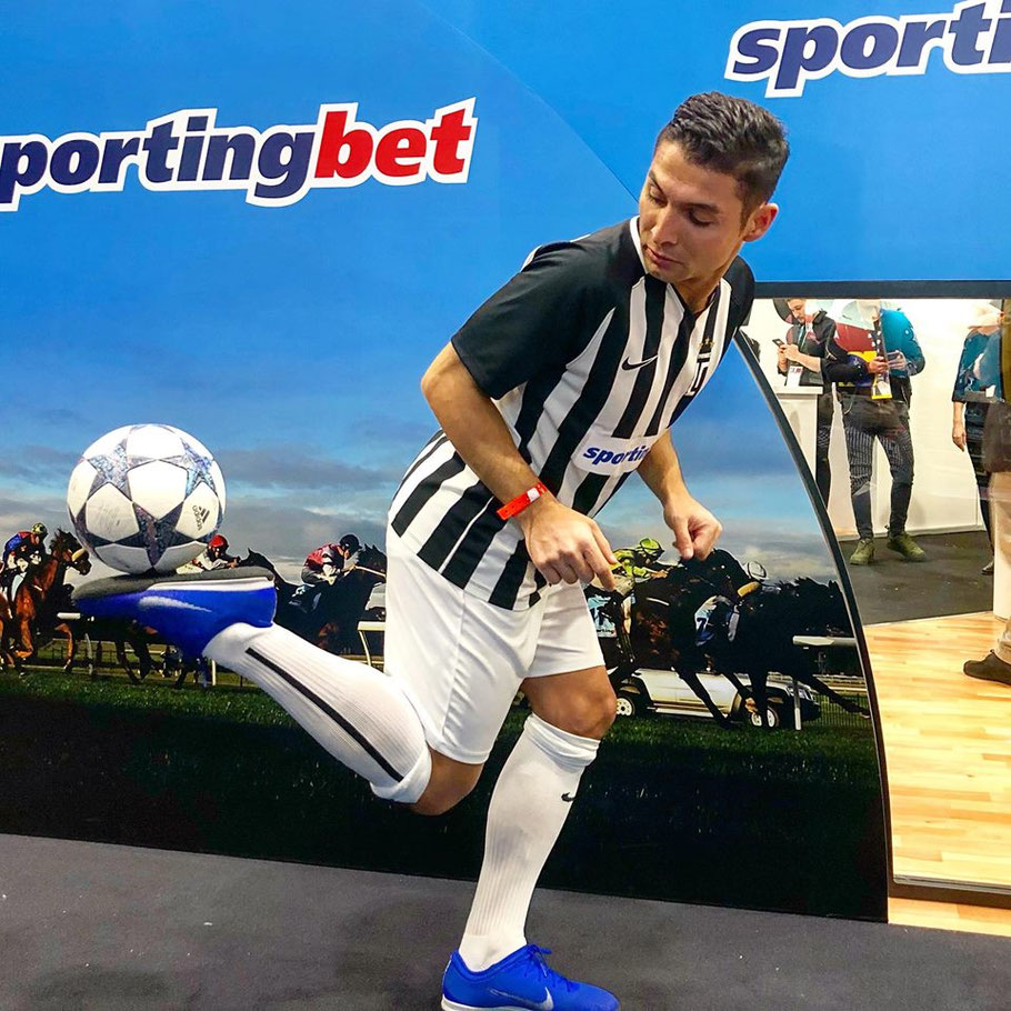 Sportingbet London: Saki Fussball Kuenstler auf der Affiliate Conference London 2019