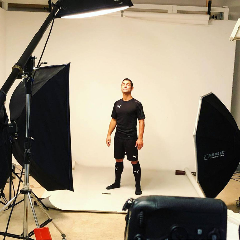 Saki & PUMA: Professionelles Sportmodeling für die Fußball-Kollektion Shooting