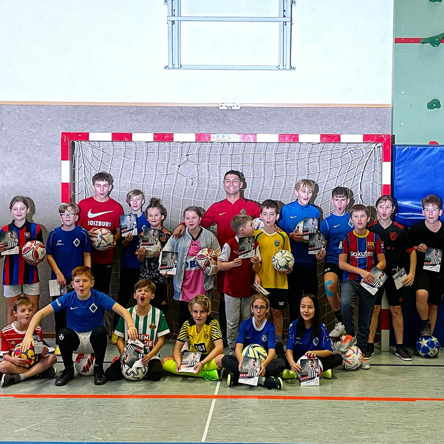 Fußball-Workshop für Kinder in Österreich mit Ballartist Saki